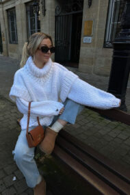 Solid Patchwork Chunky Fluffy Turtleneck Sweater - Image 10