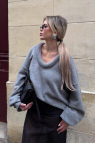 3D V Neck Paneled Oversized Solid Sweater - Image 4